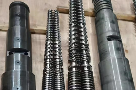 塑料擠出機(jī)機(jī)筒螺桿發(fā)貨前，廠家需要做哪些工作？