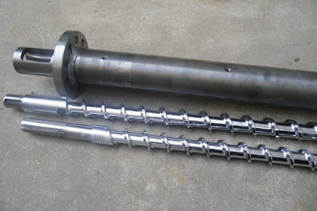 塑料擠出機(jī)機(jī)筒螺桿發(fā)貨前，廠家需要做哪些工作？