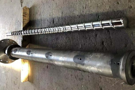 注塑機(jī)機(jī)筒螺桿使用時(shí)需要注意哪些事項(xiàng)？